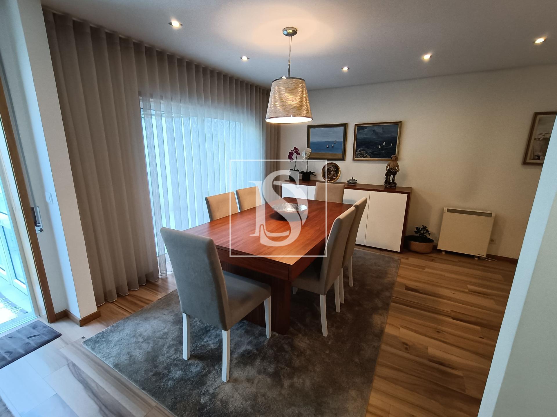 Moradia em Banda T3+1