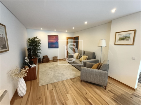 Moradia em Banda T3+1