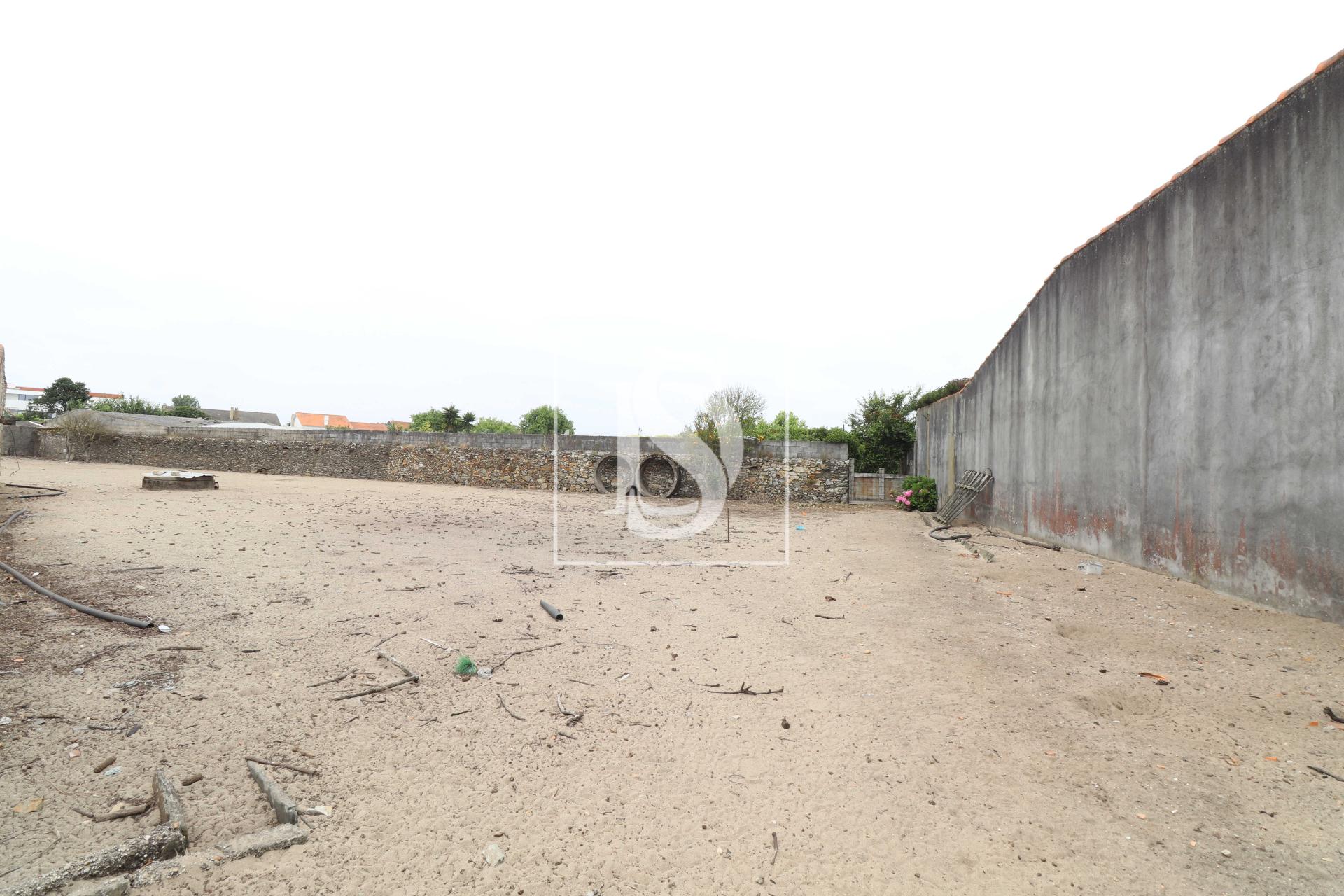 Moradia para Restaurar T4