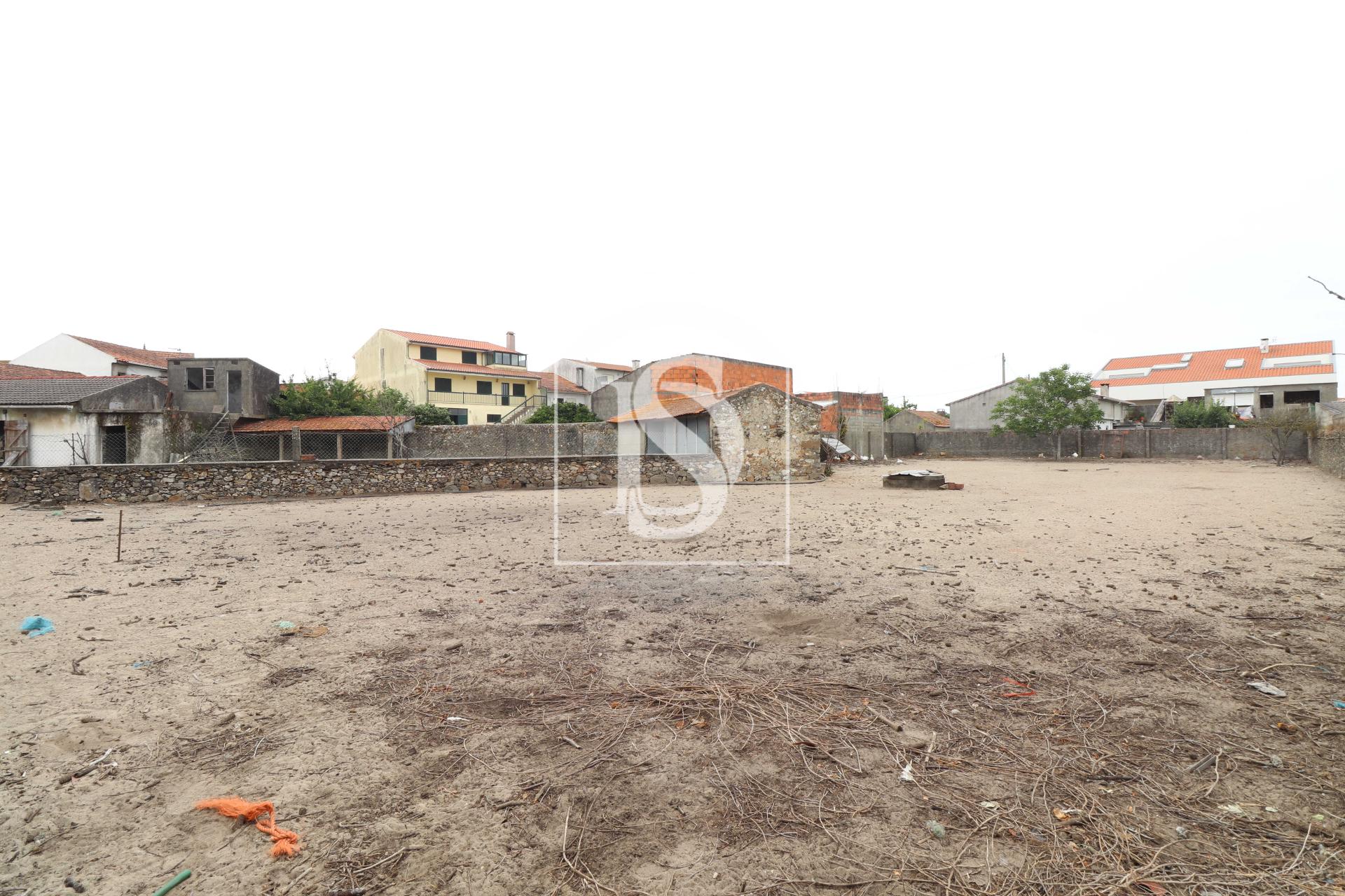 Moradia para Restaurar T4