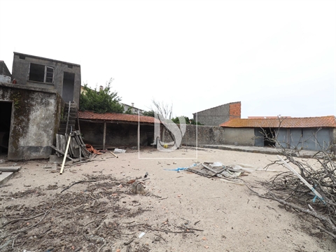 Moradia para Restaurar T4