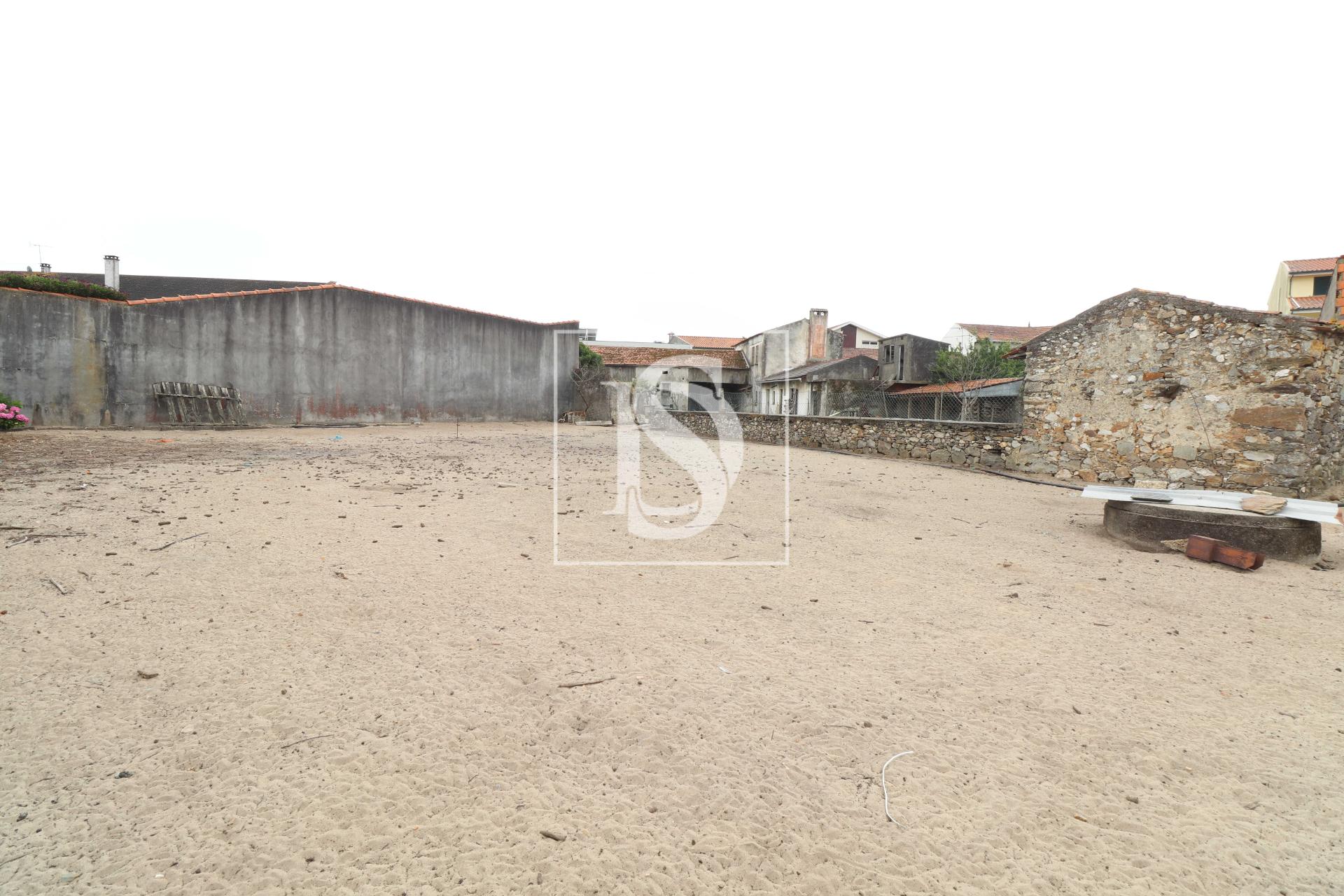 Moradia para Restaurar T4