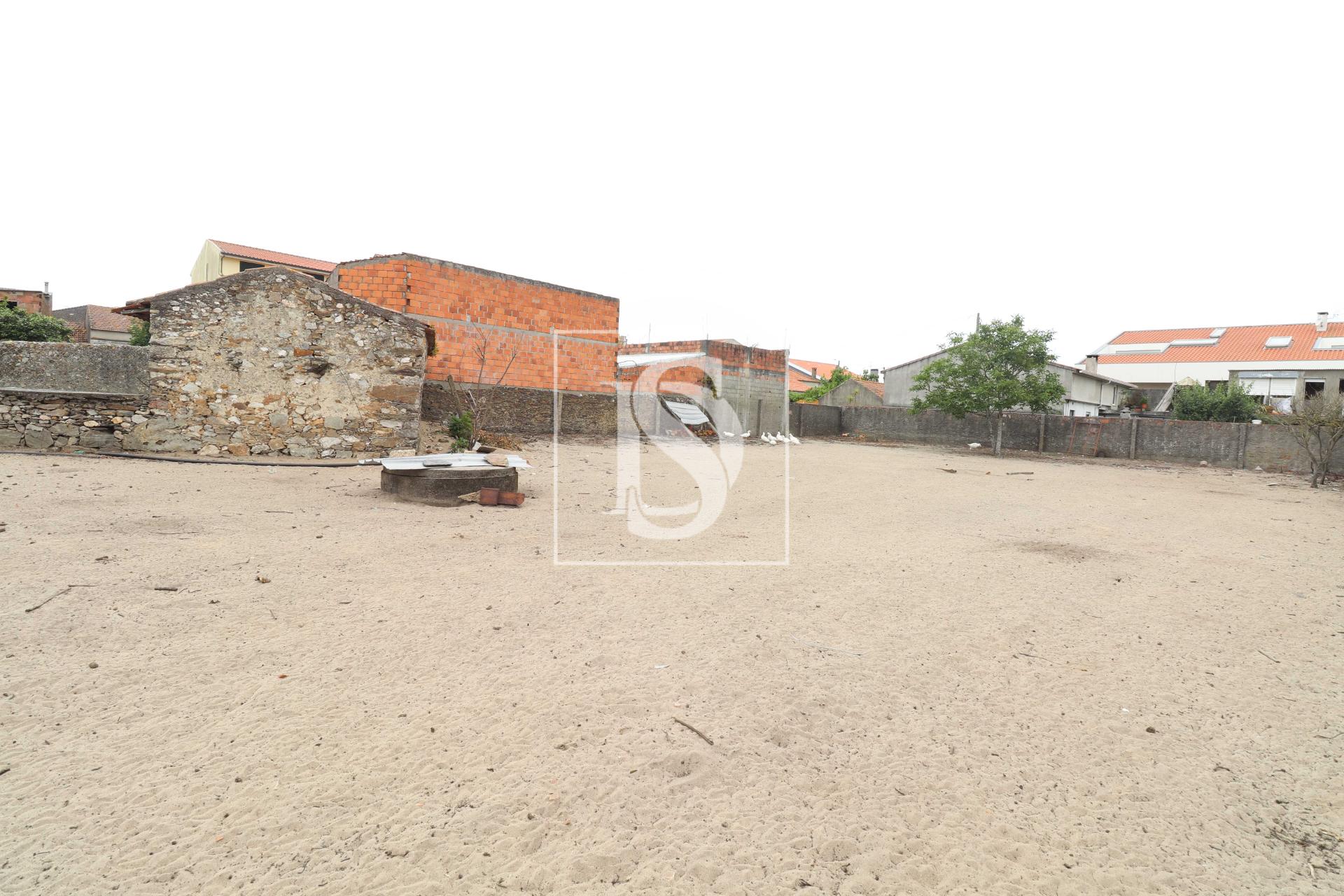 Moradia para Restaurar T4