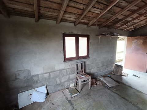 Moradia para Restaurar T4