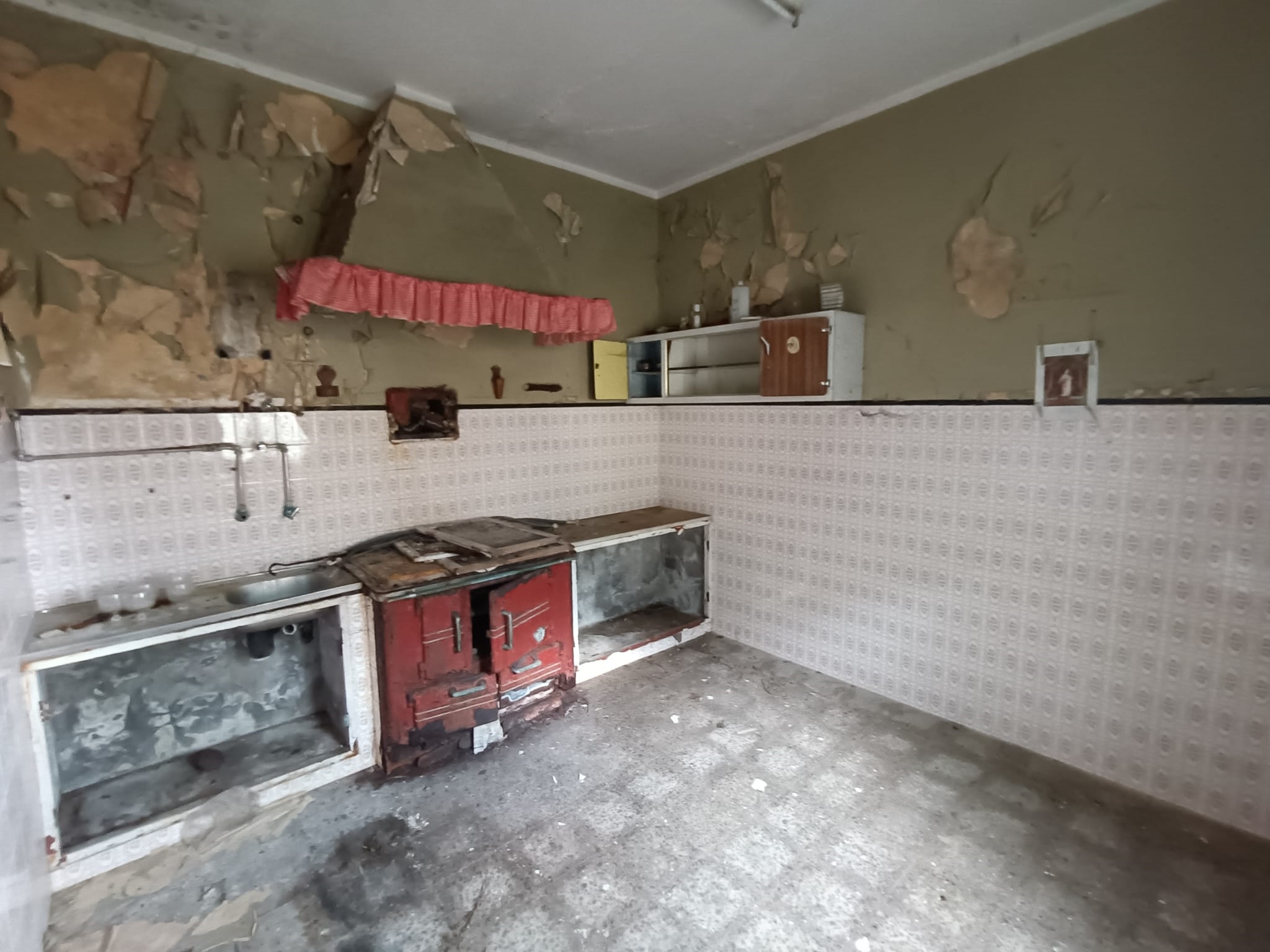 Moradia para Restaurar T4