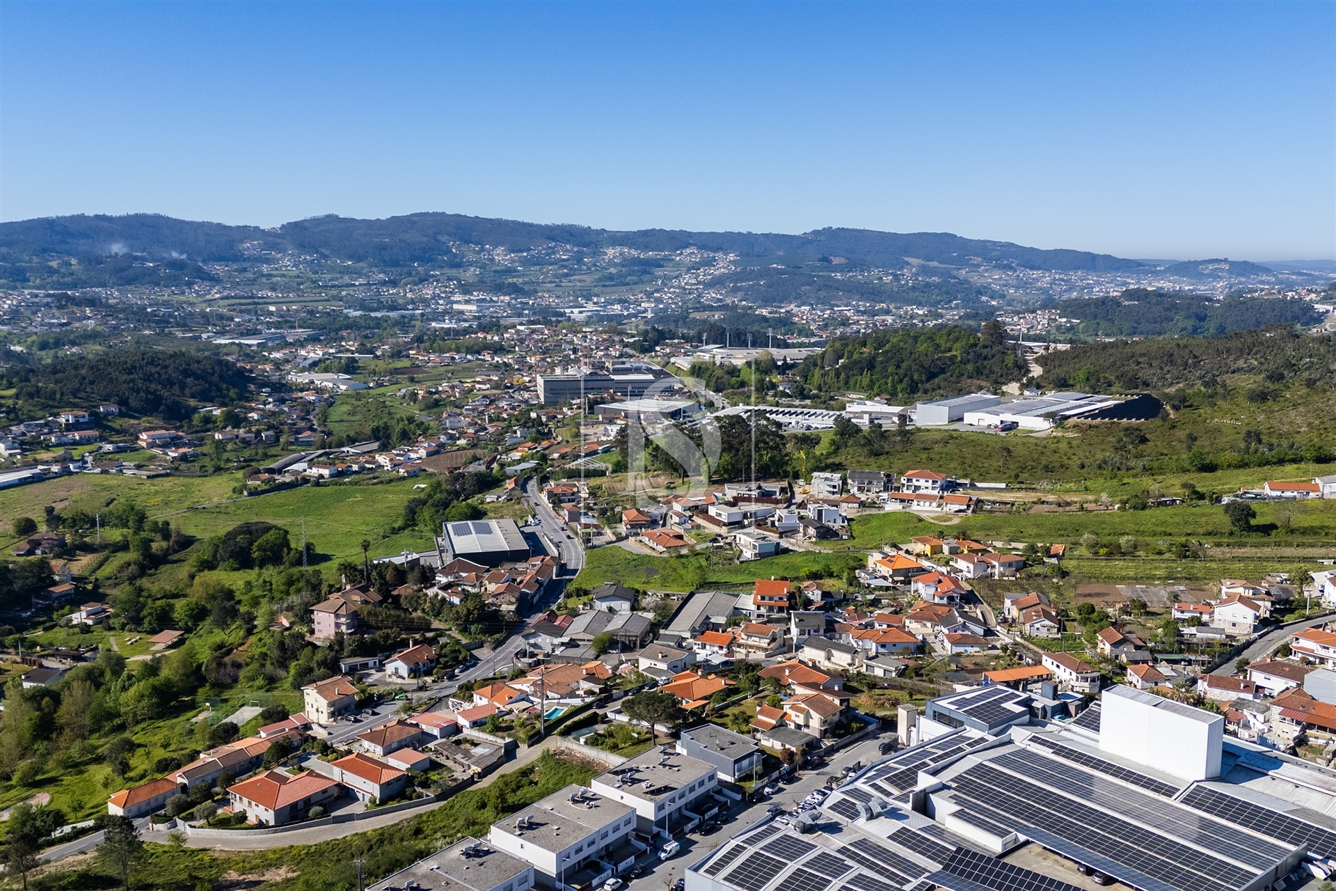 Andar Moradia T3+1, Duplex, com Jardim - Moreira de Cónegos, Guimarães