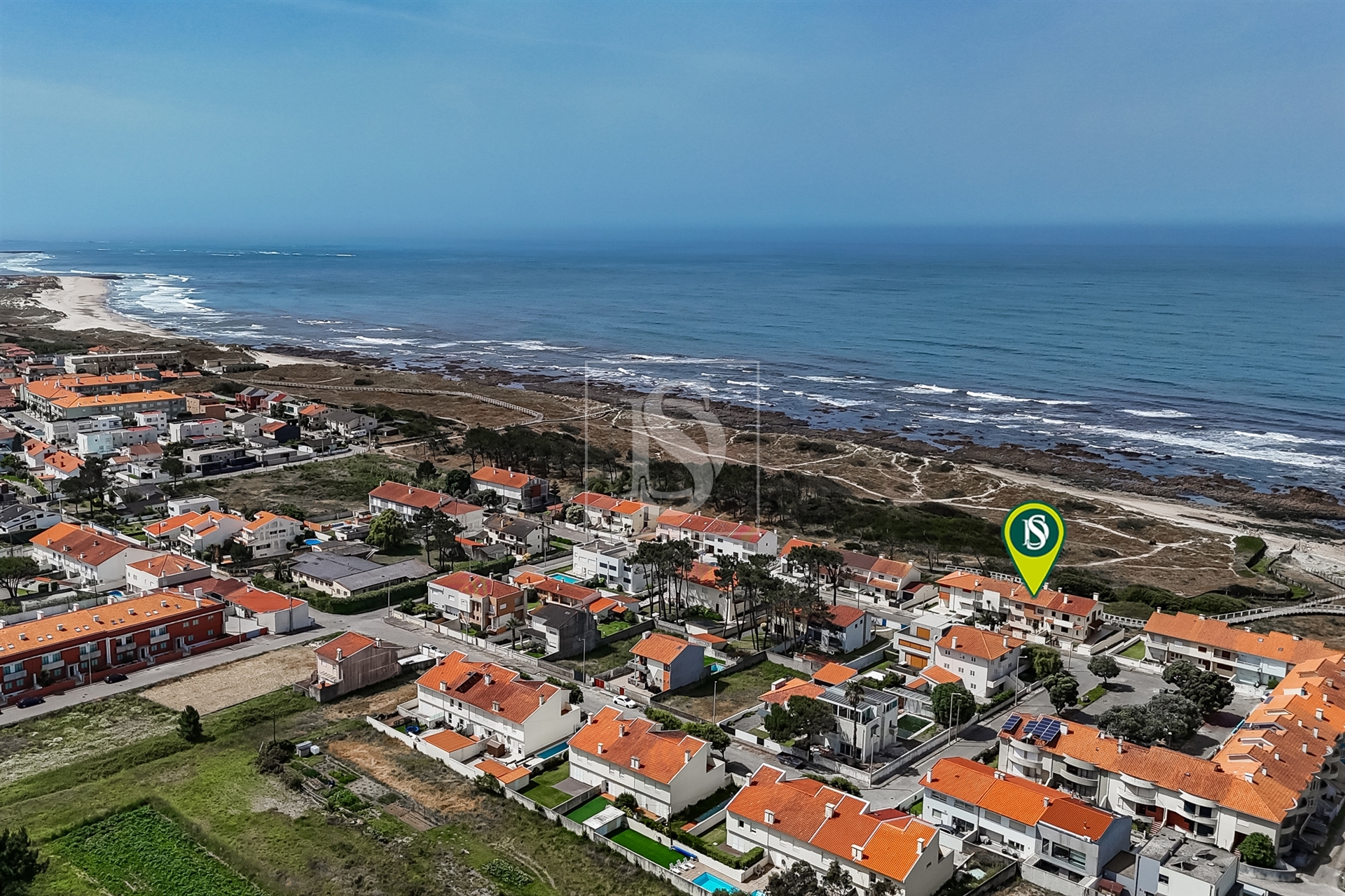 Moradia T3 na 1ª linha de praia, em Cepães, Esposende