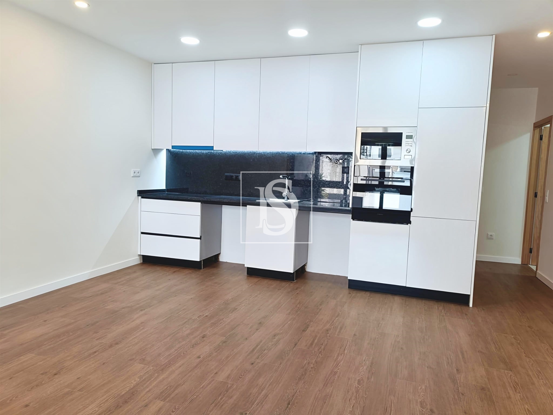 Apartamento T2, Totalmente Renovado, em Vila do Conde
