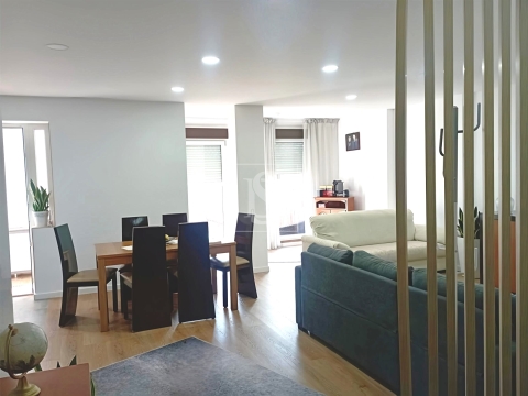 Apartamento T3, renovado, em Matosinhos