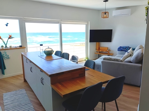 Andar Moradia, T2,Totalmente Renovado, c/ vista mar, em Lavra