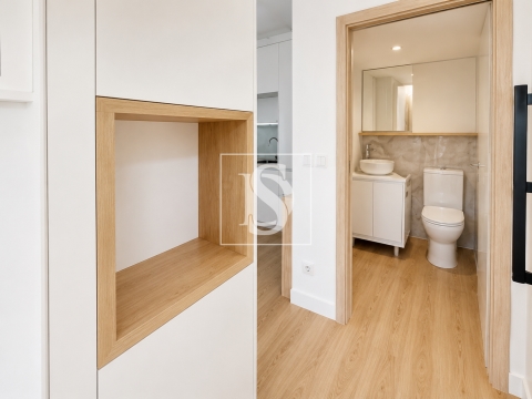 T0 pronto a habitar na Rua Faria Guimarães, Porto