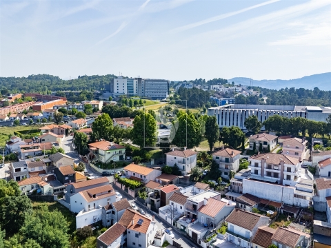 Moradia T3, remodelada, em São Vítor, Braga