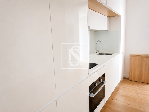 Apartamento T0 no Porto, pronto a habitar
