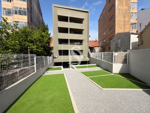 Apartamento T0 no Porto, pronto a habitar