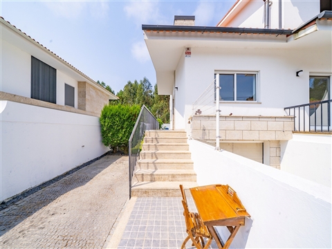 Moradia Geminada T4