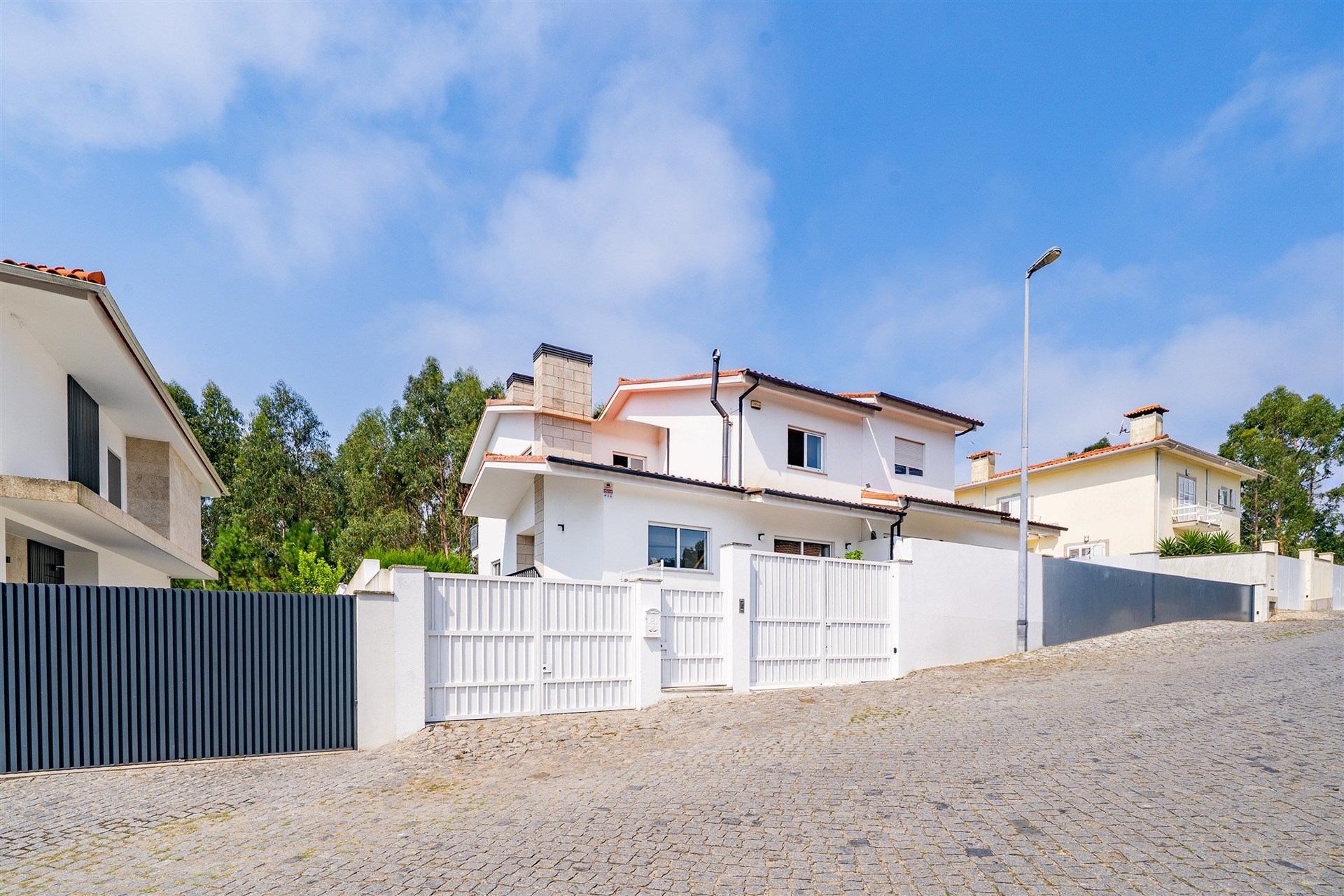 Moradia Geminada T4