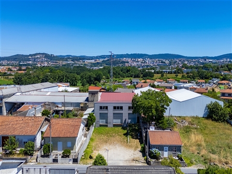 Conjunto de Pavilhões Industriais para Reabilitação | Parada de Tibães – Braga