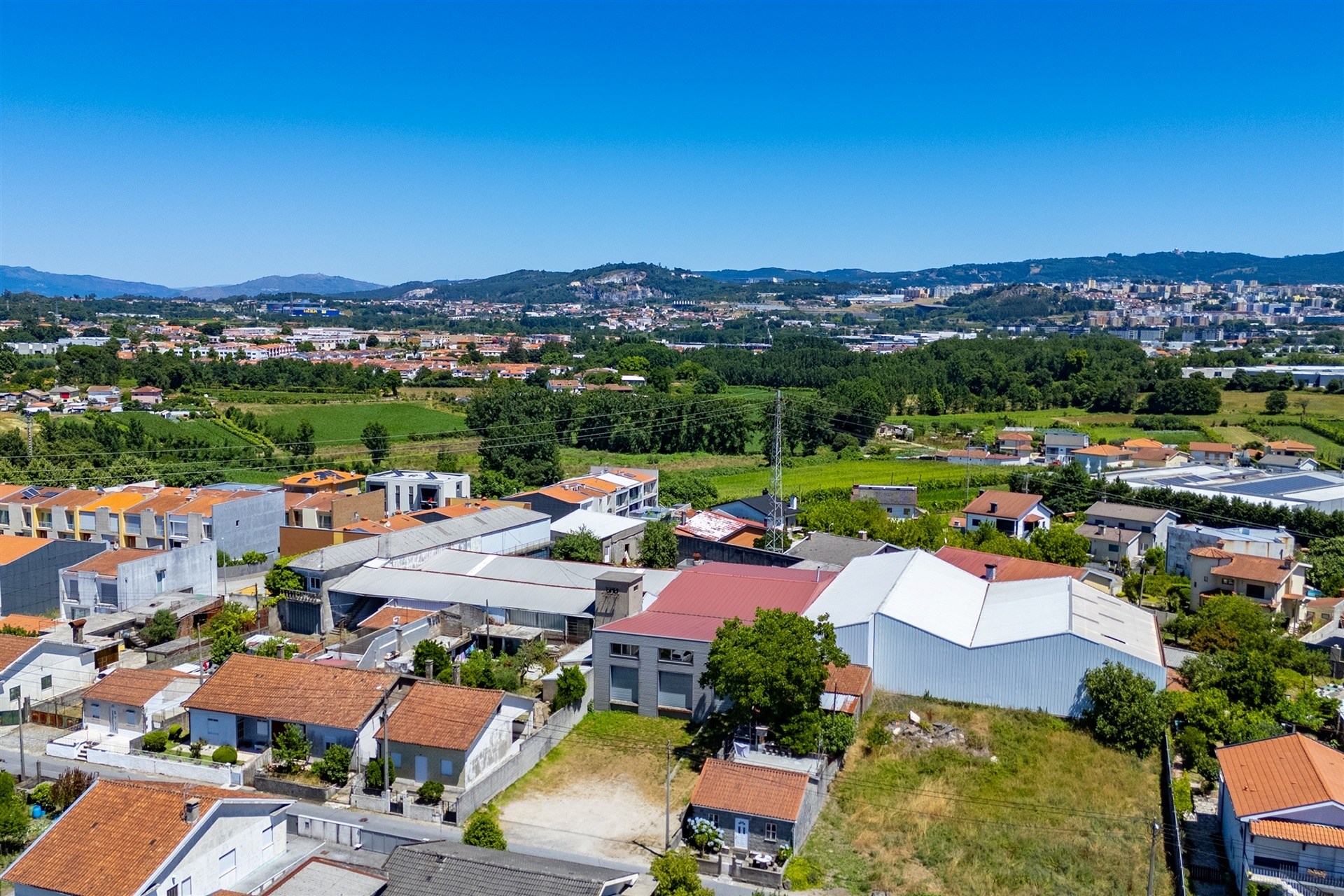 Conjunto de Pavilhões Industriais para Reabilitação | Parada de Tibães – Braga