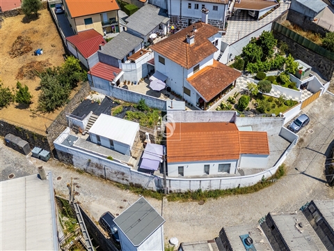 Moradia Térrea T2+1 Renovada | São Martinho do Campo