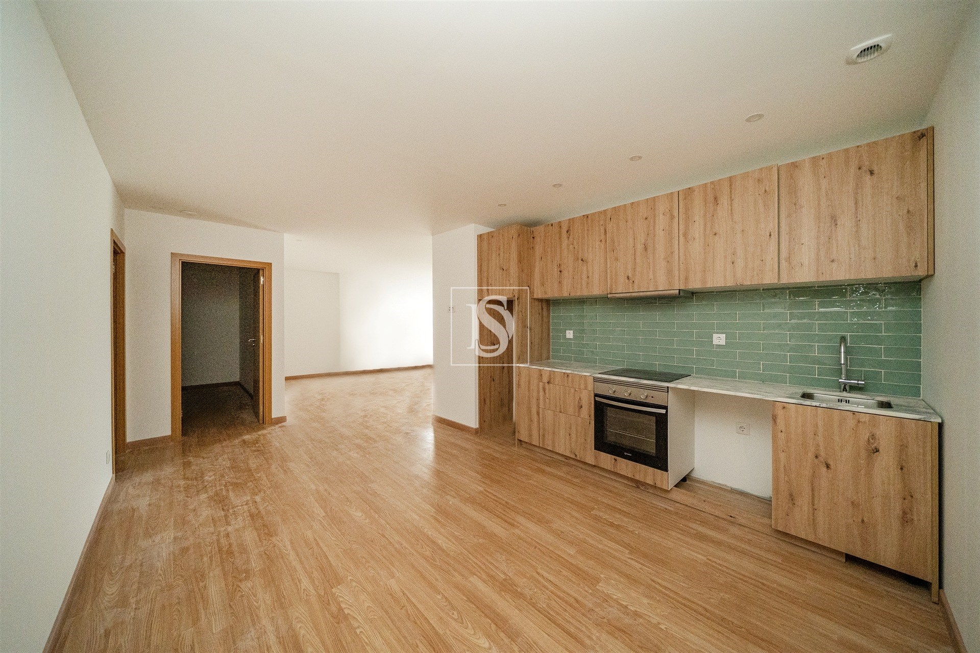 T2, Totalmente Remodelado, em Fermentões, Guimarães, com 76 m²
