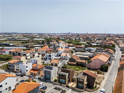 Praia da Barranha | Moradia T3, Independente, em Aguçadoura